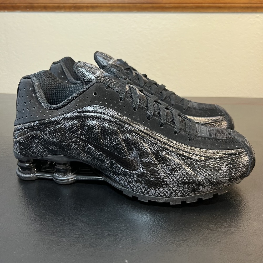 Nike Shox Shoes Womens Size 9 Black Animal Print Running Sneakers IM6050-001